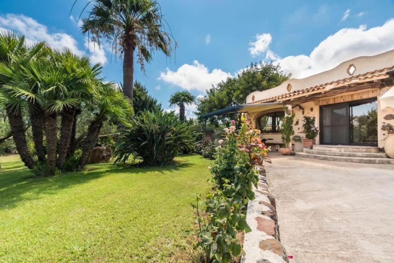 Villa Con Immenso Giardino Orosei Luaran gambar