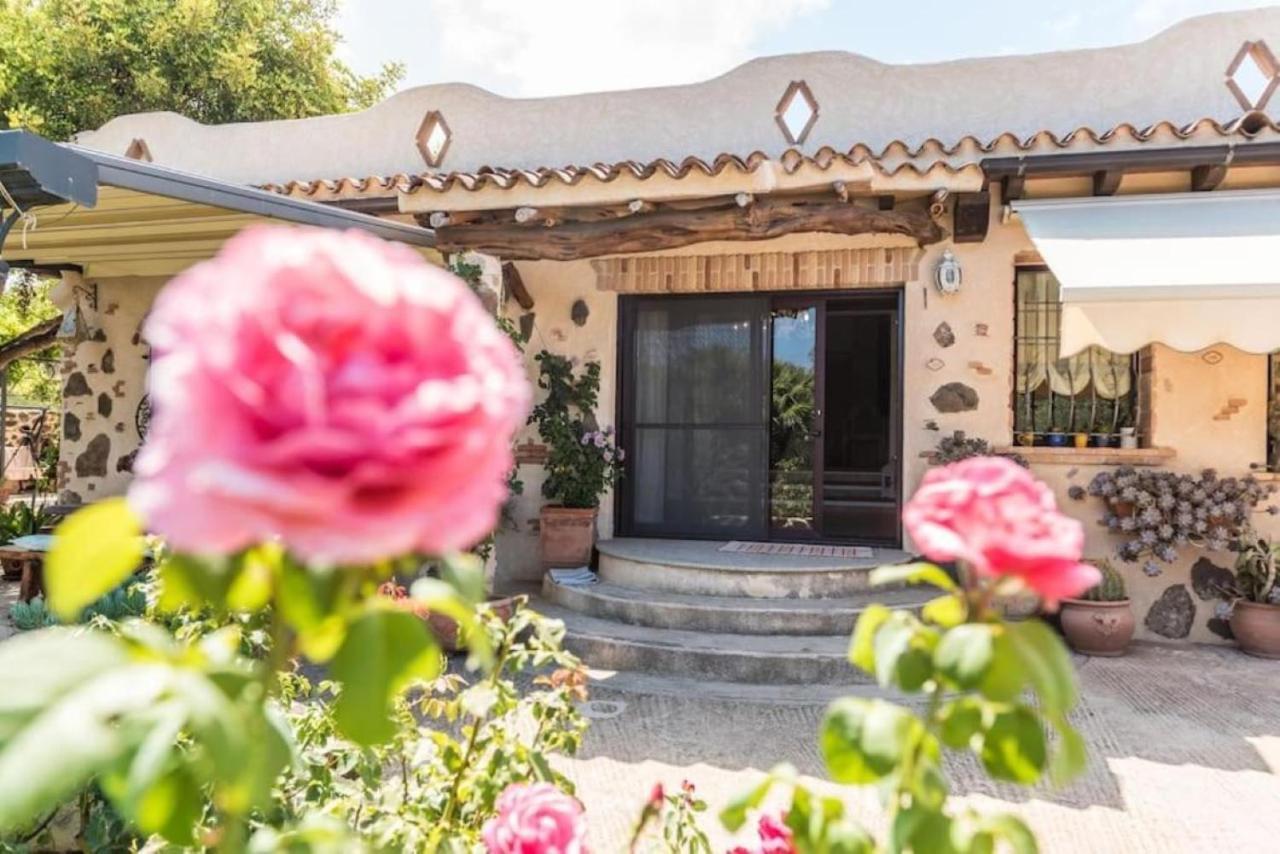 Villa Con Immenso Giardino Orosei Luaran gambar
