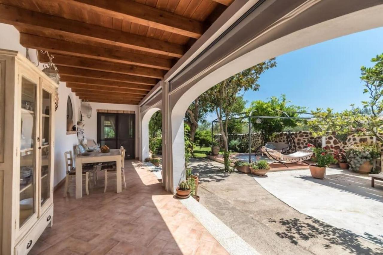 Villa Con Immenso Giardino Orosei Luaran gambar