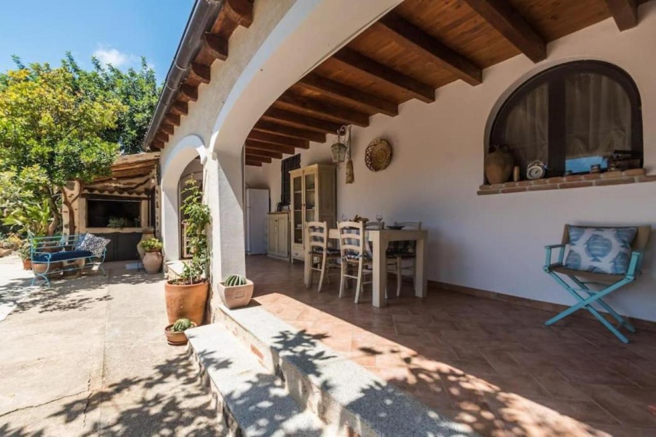 Villa Con Immenso Giardino Orosei Luaran gambar