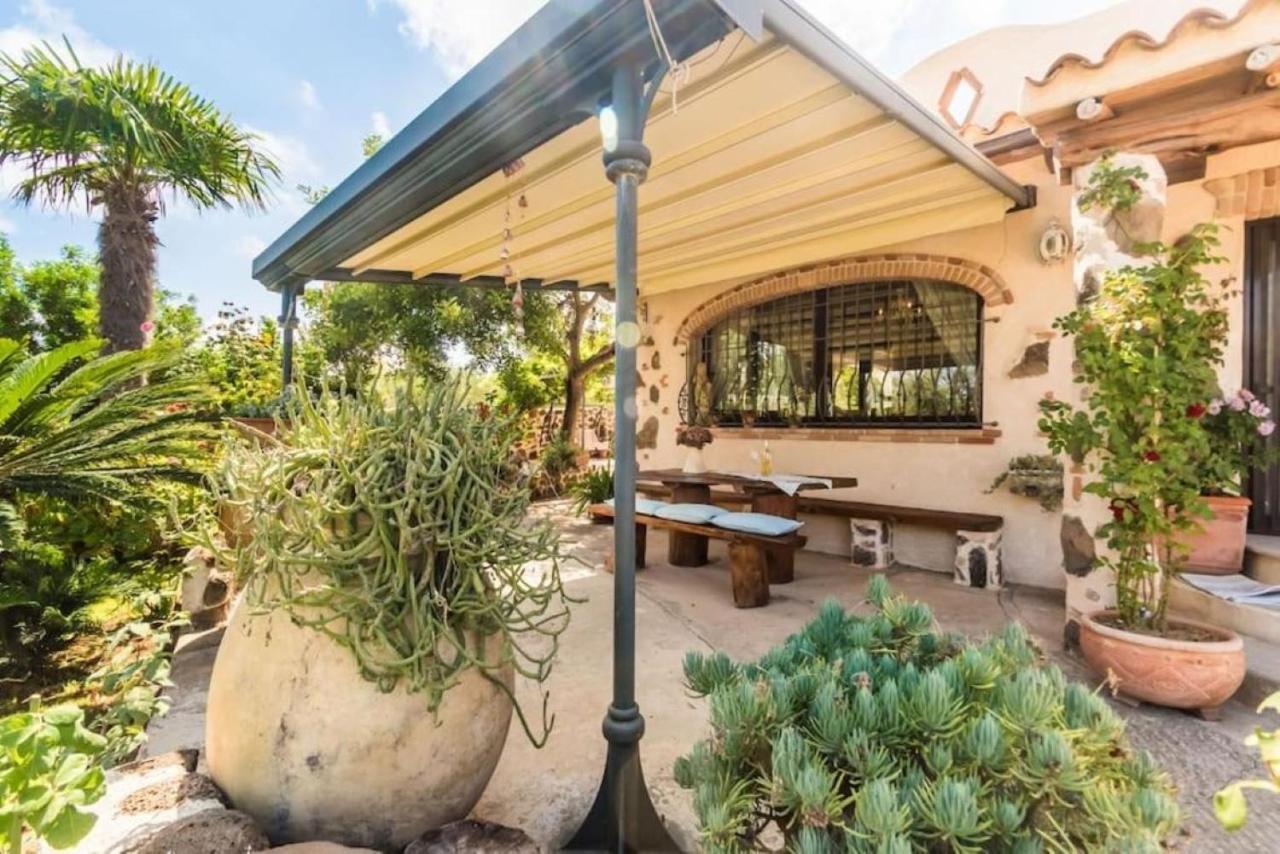 Villa Con Immenso Giardino Orosei Luaran gambar