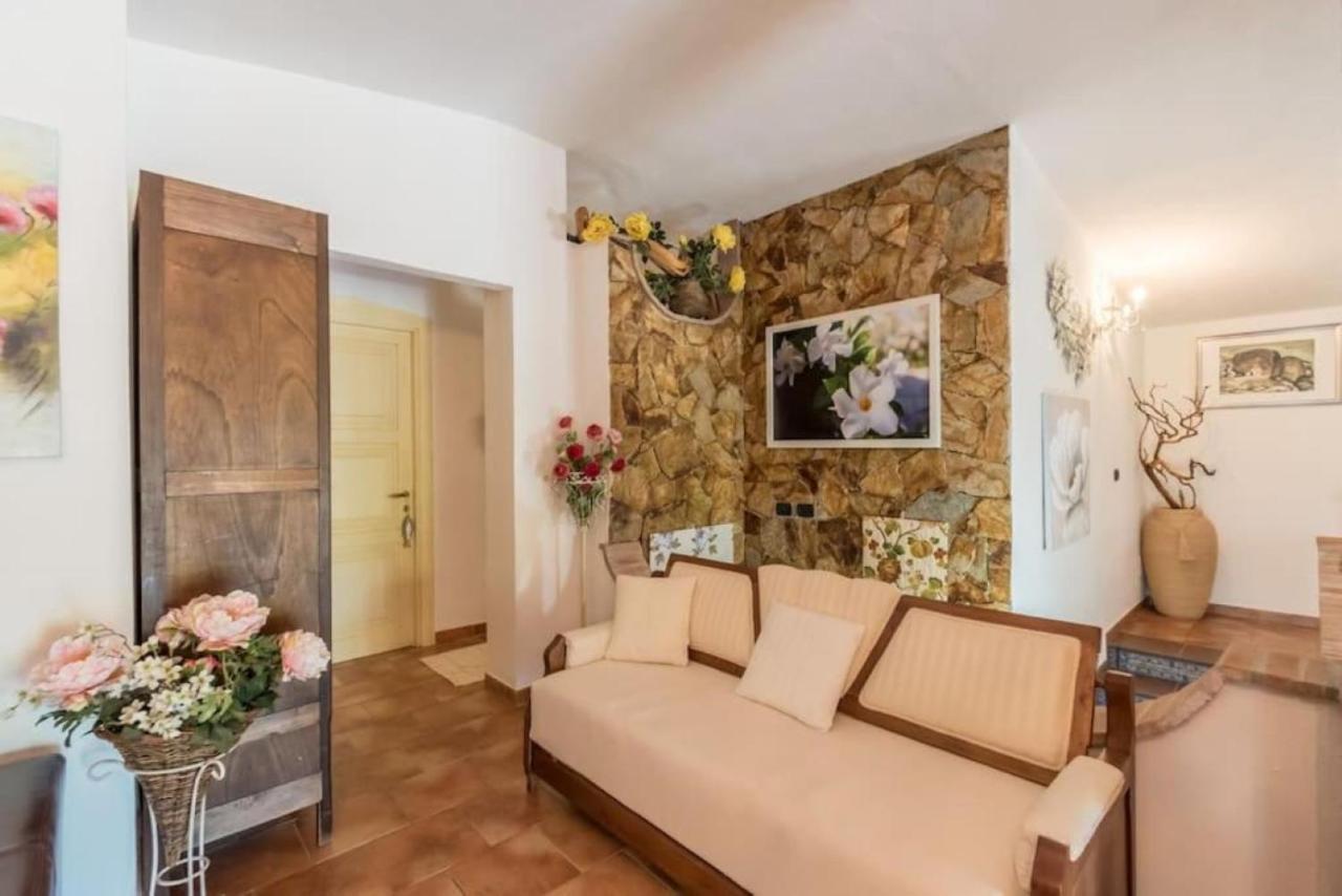 Villa Con Immenso Giardino Orosei Luaran gambar