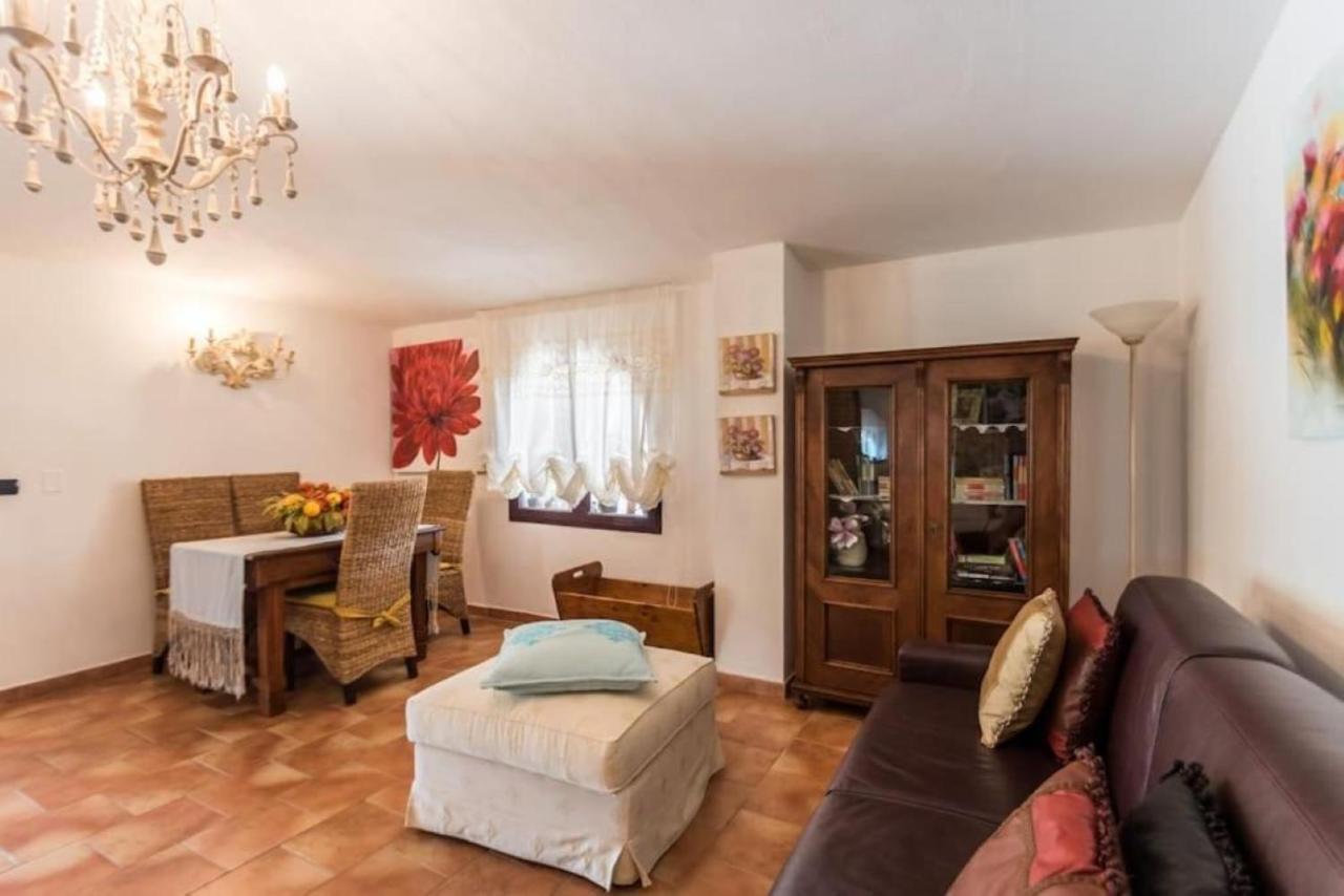 Villa Con Immenso Giardino Orosei Luaran gambar